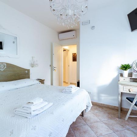 "6 In Centro" Guest House Сан Ремо Екстериор снимка