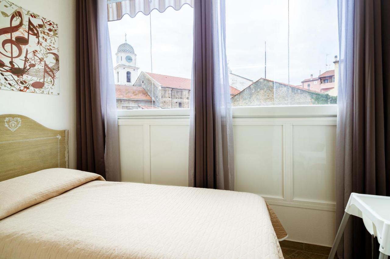 "6 In Centro" Guest House Сан Ремо Екстериор снимка